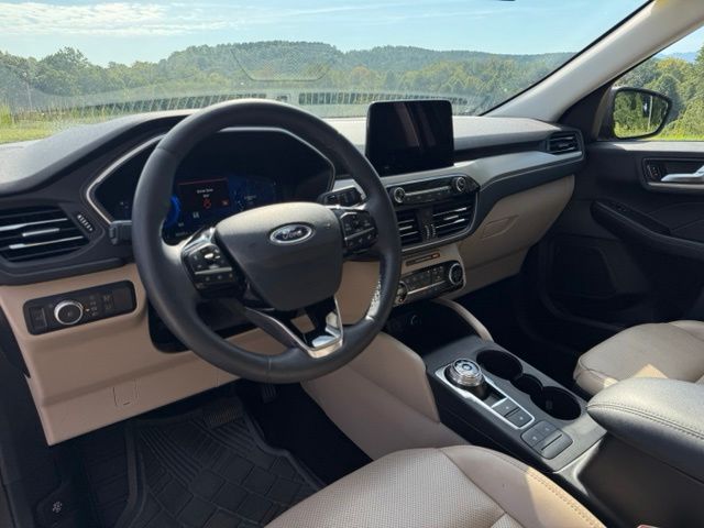 Used 2021 Red Ford SEL image 25