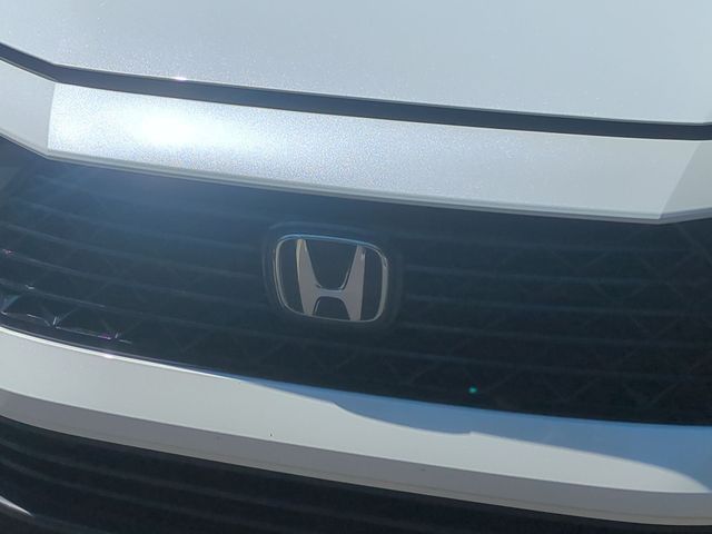 Used 2026 White Honda SE image 24