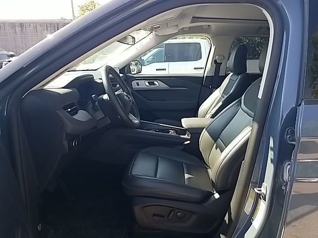 Used 2025 Ford Explorer SUV