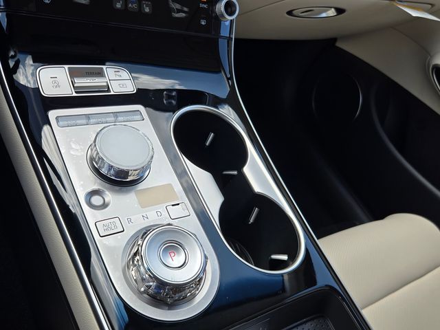 2027 Genesis Gv70