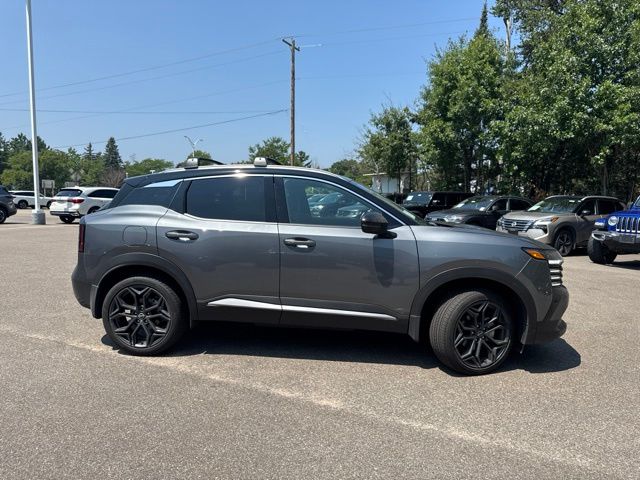 Certified Used 2025 Gun Metallic/Super Black Nissan SR image 2