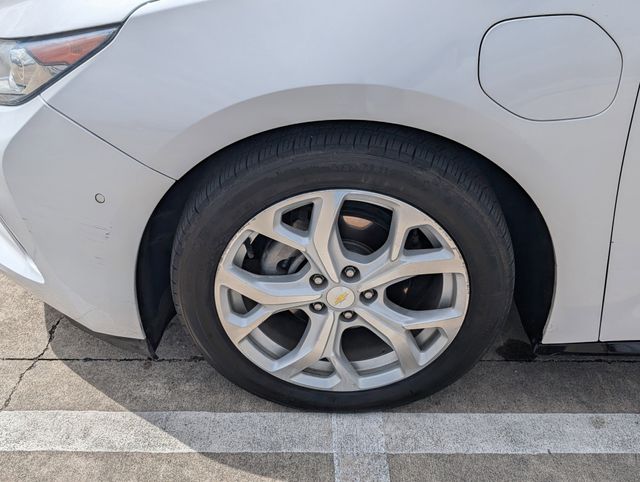 Used 2017 White Chevrolet Premier image 9