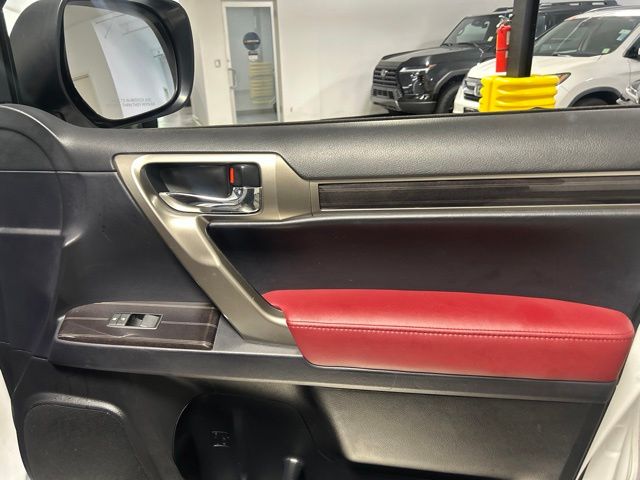 Certified Used 2021  Lexus 460 image 27