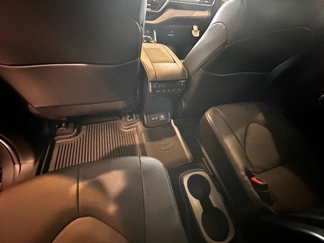 new 2026 Toyota Highlander Hybrid car