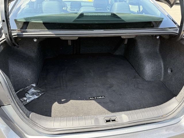 2023 Nissan Altima SR - Photo 11