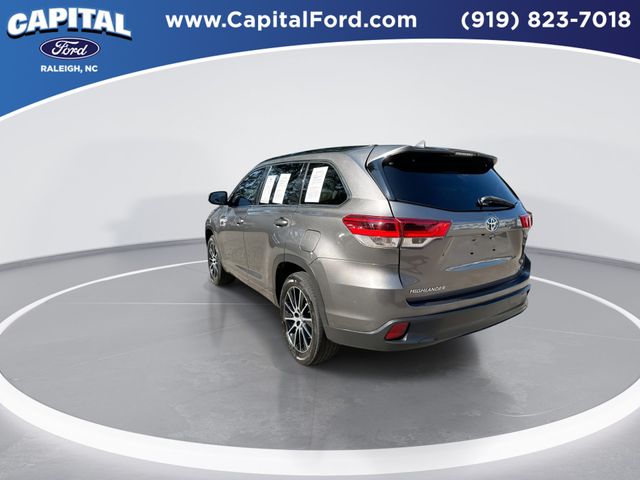 Used 2017 Gray Toyota SE image 6