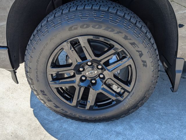 New 2025 Black Chevrolet Custom image 9