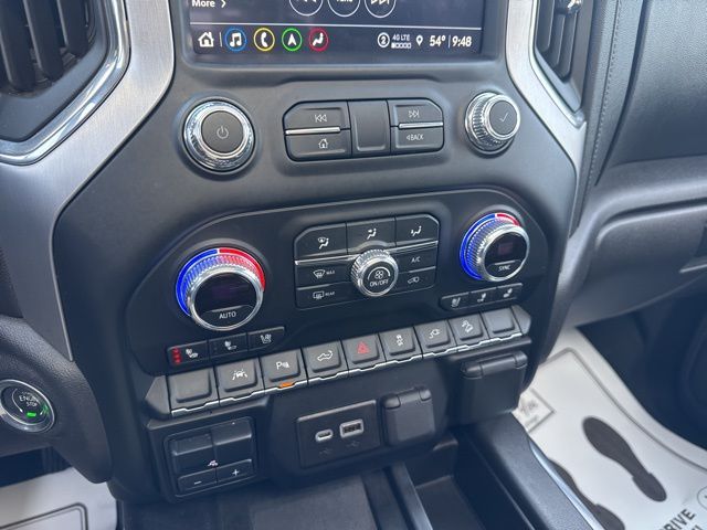 Used 2022 White GMC SLT image 20