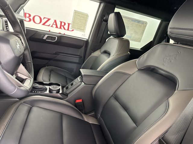 2025 Shadow Black Ford Bronco Outer Banks 4X4 SUV