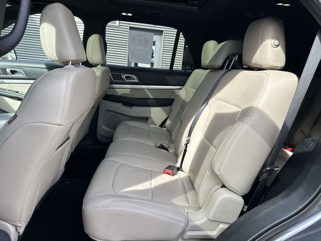 Used 2018 Gray Ford XLT image 27