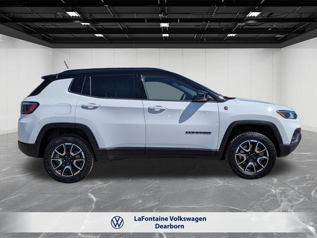 2025 Jeep Compass Trailhawk - Photo 6