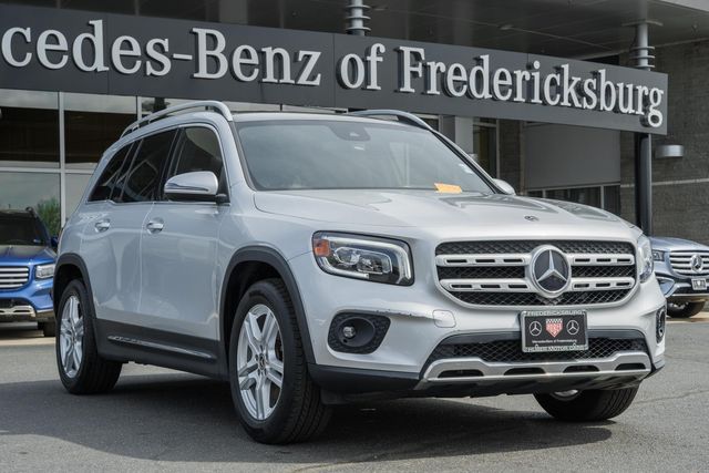 Iridium Silver Metallic 2022 Mercedes-Benz GLB 250 4MATIC SUV / Crossover All-Wheel Drive 8-Speed Automatic