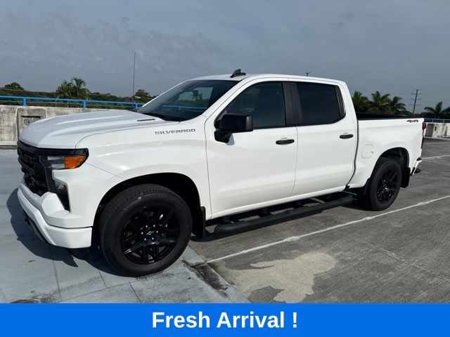 Summit White 2025 Chevrolet Silverado 1500 Pickup Truck Four-Wheel Drive 8-Speed Automatic
