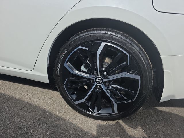 New 2026 White Nissan 2.5 SR image 10