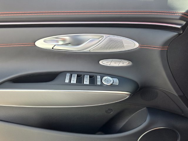 2027 Genesis Gv70