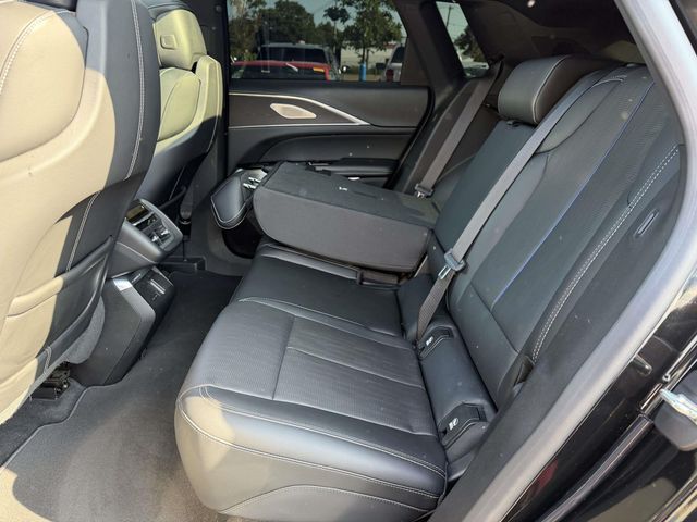 Used 2024 Cadillac LYRIQ SUV