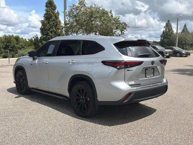 Used 2025 Toyota Highlander Hybrid SUV