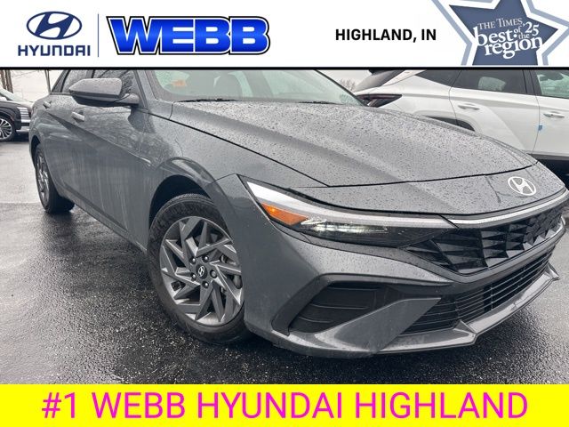 Used 2024 Gray Hyundai SEL image 2