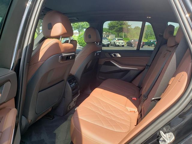 Used 2024 Black BMW xDrive40i image 13