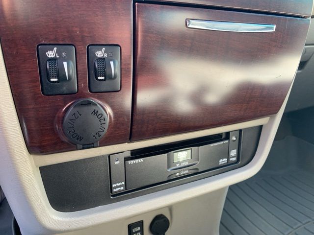 2012 Toyota Sienna XLE 7-Passenger Auto Access Se photo