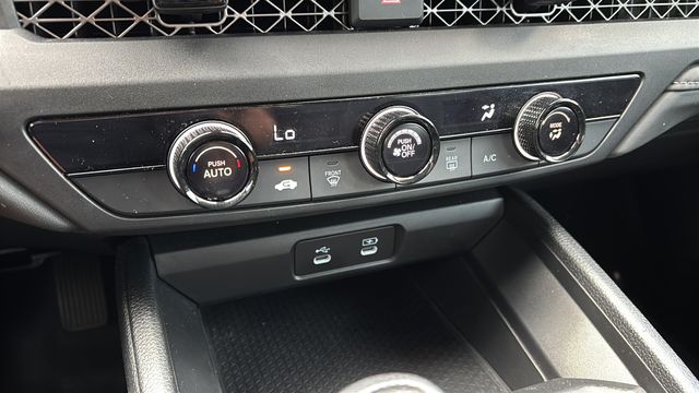 Used 2024  Honda LX image 29