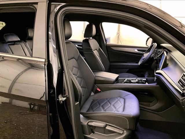 2024 Volkswagen Atlas Cross Sport 2.0T SE w/Technology Black at Grove City Ford