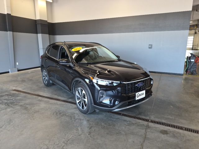 Black 2024 Ford Escape Platinum AWD SUV / Crossover All-Wheel Drive 8-Speed Automatic