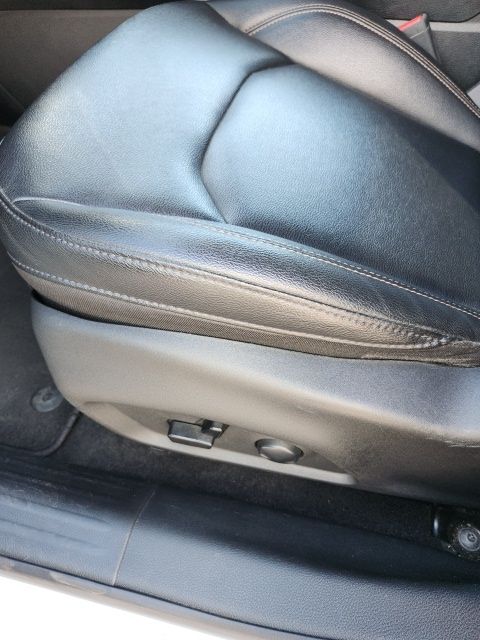 Used 2024 White/off-white Jeep Limited image 19