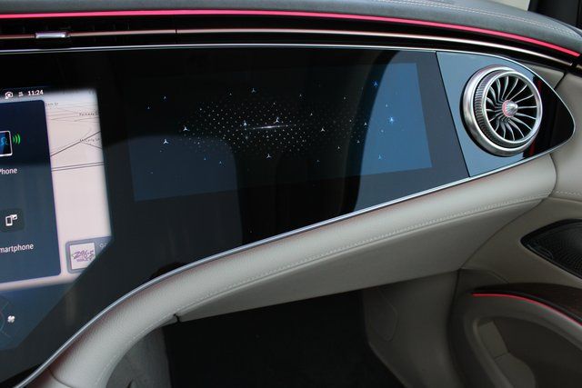 Used 2023  Mercedes-Benz 580 image 28