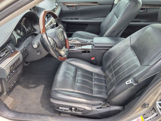 2018 Lexus ES - Image 12