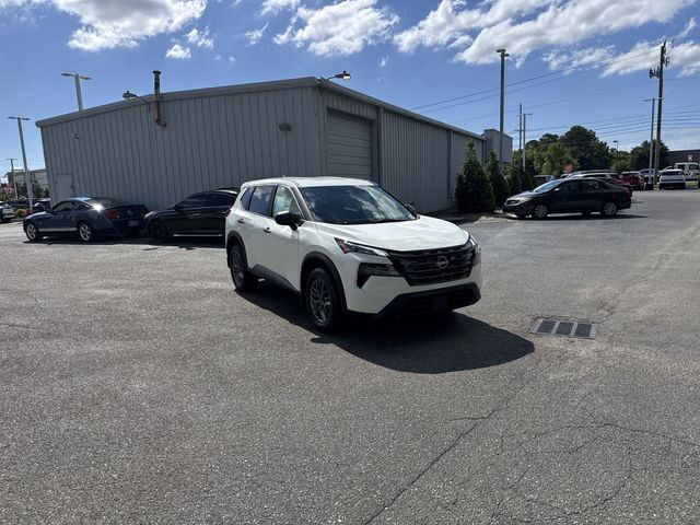 Used 2026 White/off-white Nissan S image 3