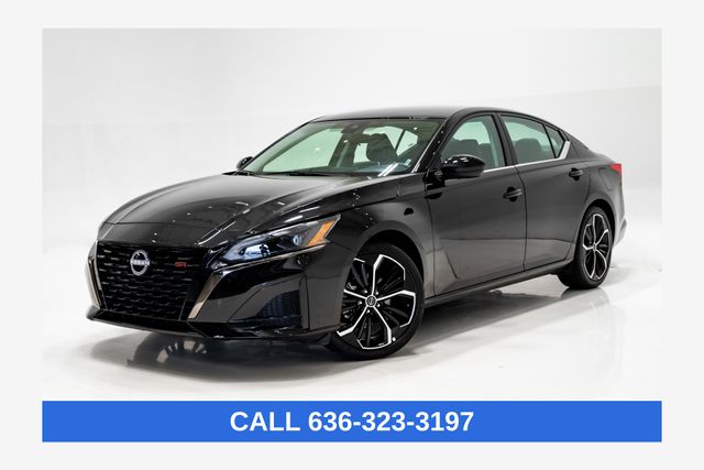 Super Black Clearcoat 2025 Nissan Altima Sedan Front-Wheel Drive Continuously Variable Transmission