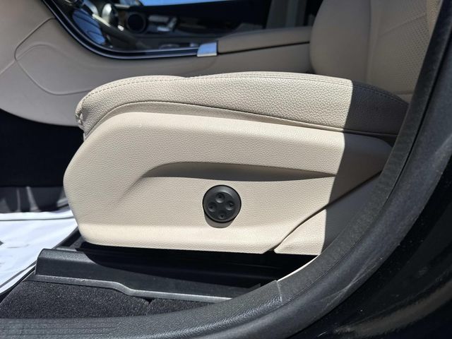 2017 Mercedes-Benz GLC - Image 25