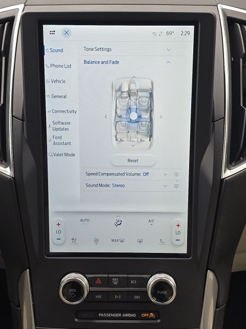 2022 Ford Edge Titanium:168337A