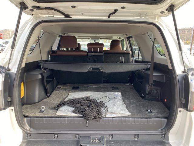 2016 Toyota 4Runner Limited photo