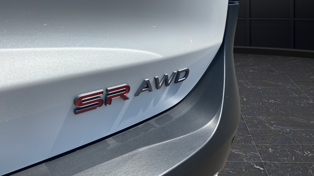 Used 2025 Aspen White Tricoat Nissan SR image 32