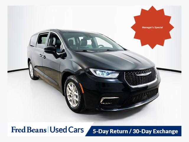 Diamond Black Crystal Pearlcoat 2025 Chrysler Pacifica Select FWD Minivan Front-Wheel Drive 9-Speed Automatic