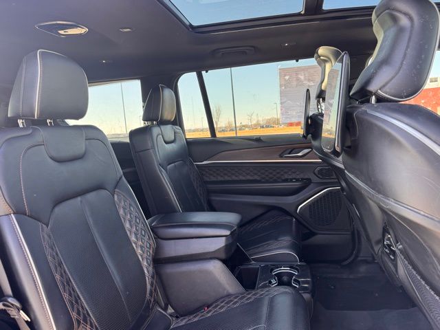 2023 Jeep Grand Cherokee L Summit 4x4