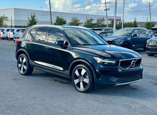 2019 Volvo XC40 Momentum