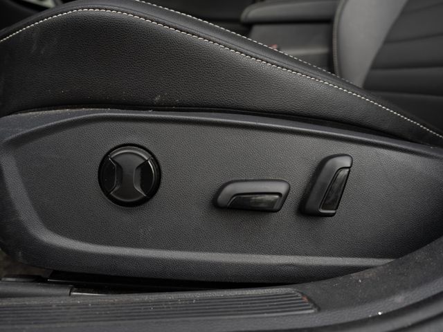 Certified Used 2024  Volkswagen 1.5T SE image 24