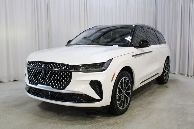 New 2026 White Lincoln Reserve image 37