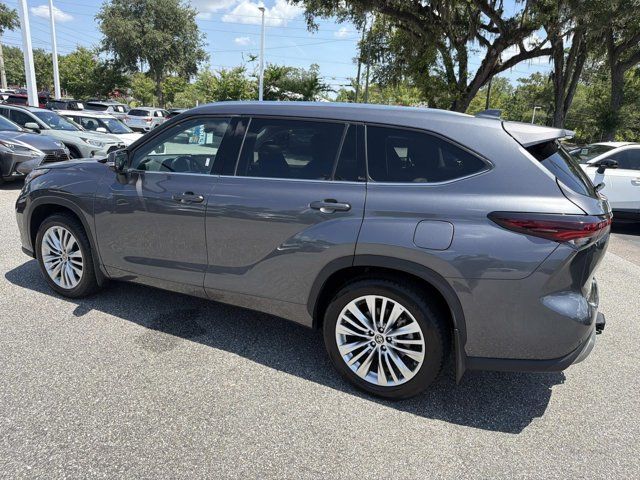 Used 2024 Toyota Highlander SUV