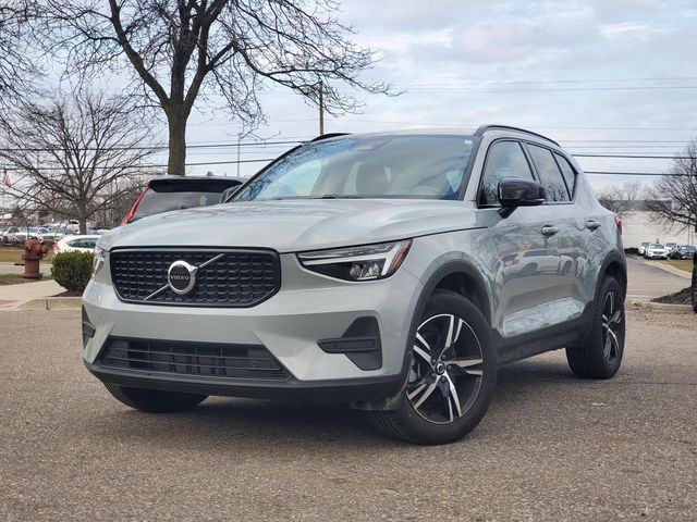 2026 Volvo XC40 B5 Core AWD