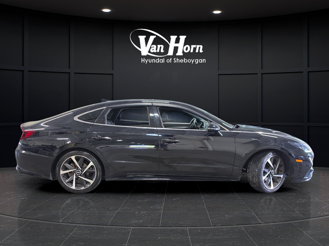 Used 2021 Phantom Black Hyundai SEL Plus image 2
