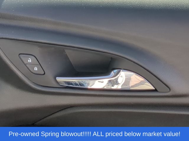 Used 2025 Summit White Chevrolet LS image 42