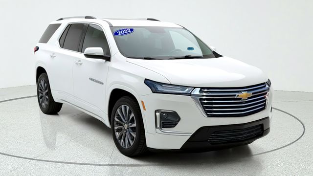 White (Iridescent Pearl Tricoat) 2022 Chevrolet Traverse SUV / Crossover Four-Wheel Drive 9-Speed Automatic
