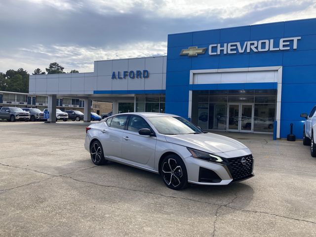 Brilliant Silver Metallic 2025 Nissan Altima Sedan Front-Wheel Drive Continuously Variable Transmission