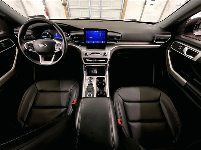 2023 Ford Explorer XLT Silver at Grove City Ford