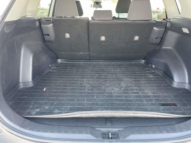 Used 2019  Toyota XLE image 8