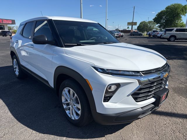 Summit White 2025 Chevrolet Trailblazer LS FWD SUV / Crossover Front-Wheel Drive Continuously Variable Transmission